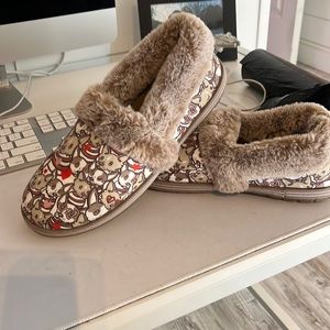 Women’s bob house shoes. Dog design size 9.